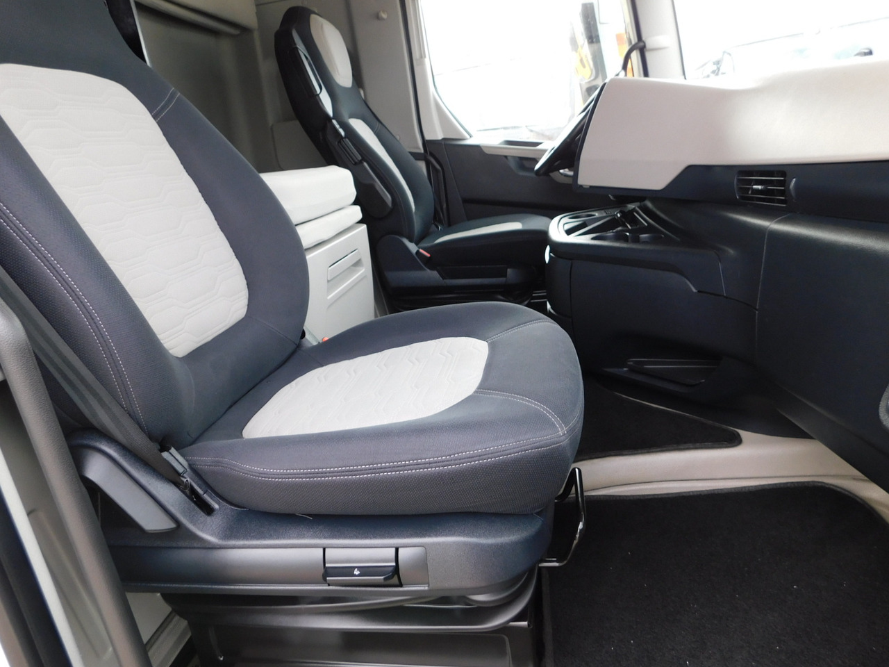 Ford F max ll 4x2 scab e6 12tx2620 - Dragbil: bild 5 Ford F max ll 4x2 scab e6 12tx2620 - Dragbil: bild 5