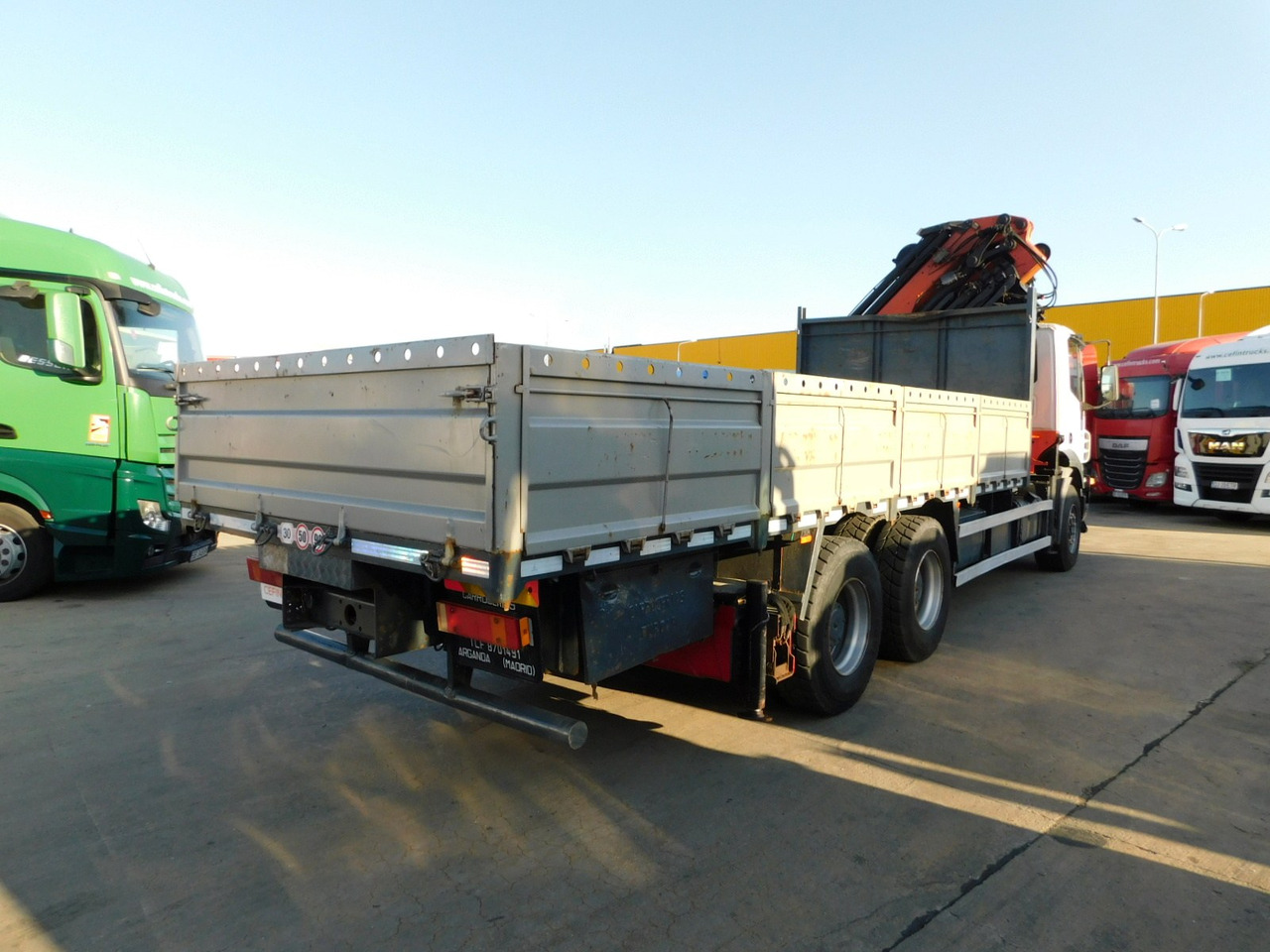 Iveco Magirus trakker - Flakbil, Kranbil: bild 3 Iveco Magirus trakker - Flakbil, Kranbil: bild 3