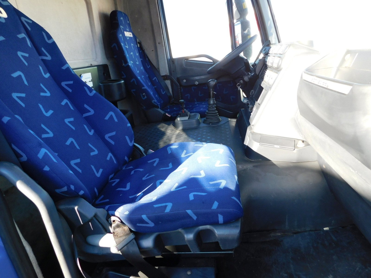 Iveco Trakker ad410t45 - Tippbil lastbil: bild 5 Iveco Trakker ad410t45 - Tippbil lastbil: bild 5