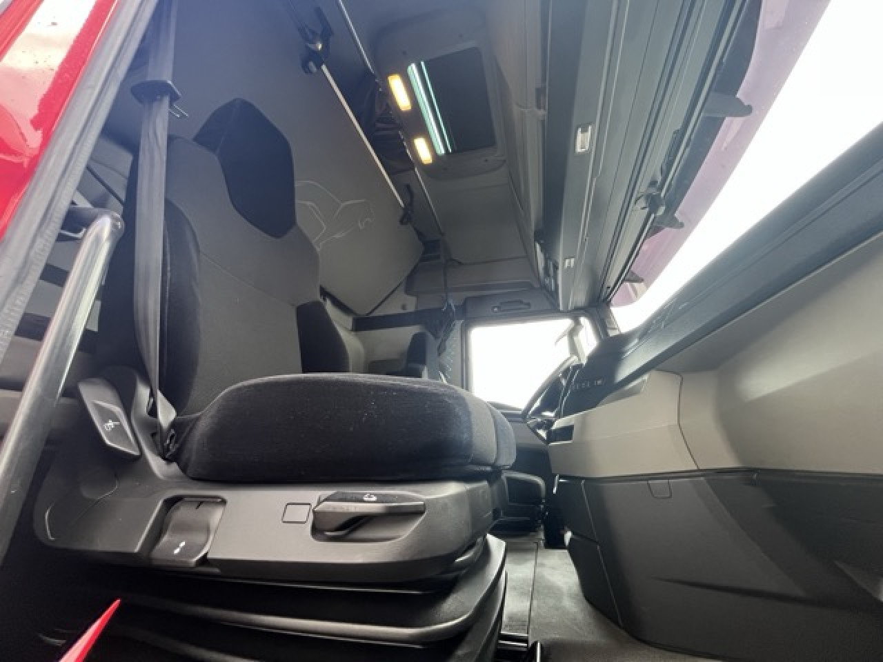 MAN TGX 18.510 4x2 LL SA Euro6 Retarder Klima ZV - Dragbil: bild 4 MAN TGX 18.510 4x2 LL SA Euro6 Retarder Klima ZV - Dragbil: bild 4