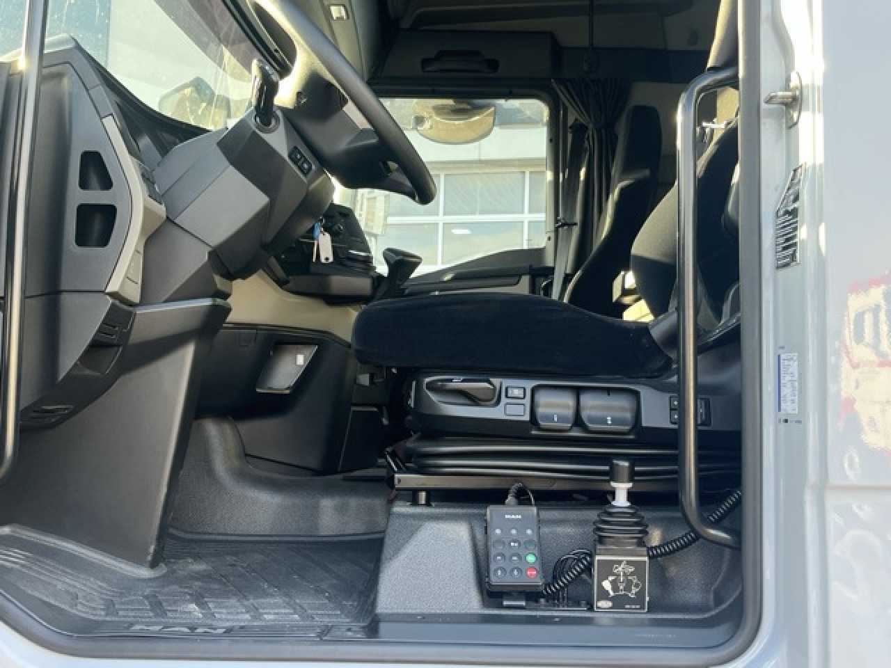 MAN TGX 18.520 4x2 BL SA Euro6 Intarder Klima ZV - Dragbil: bild 5 MAN TGX 18.520 4x2 BL SA Euro6 Intarder Klima ZV - Dragbil: bild 5