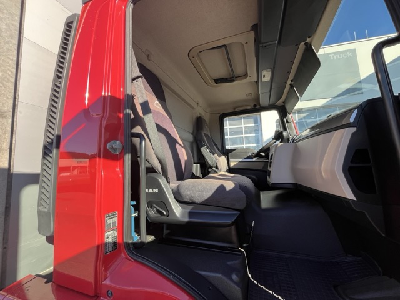 MAN TGM 18.320 4x2 BL Durchladbar - mit Tandemhänger - Kapellbil: bild 5 MAN TGM 18.320 4x2 BL Durchladbar - mit Tandemhänger - Kapellbil: bild 5