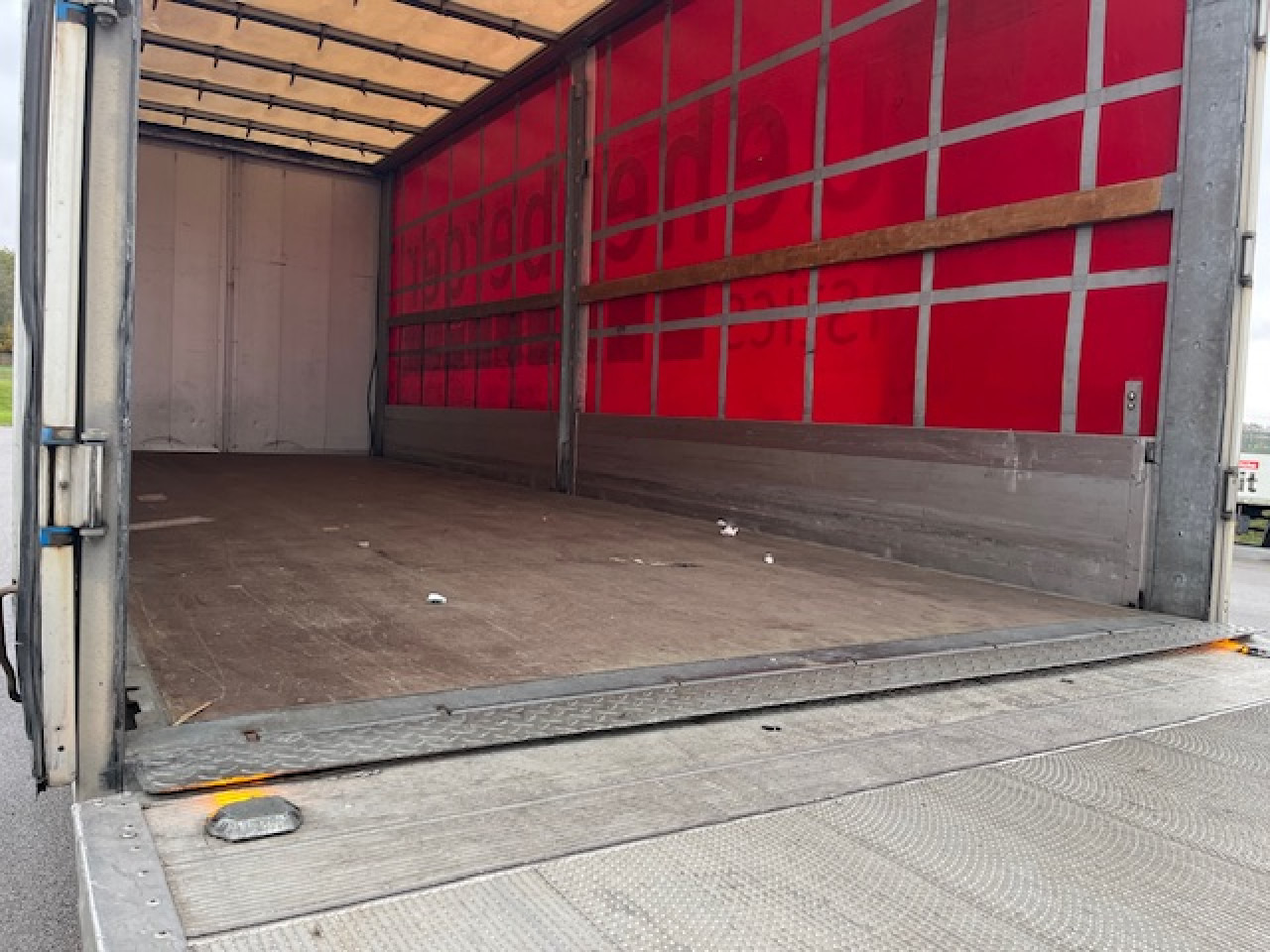 MAN TGM 18.320 4x2 BL Durchladbar - mit Tandemhänger - Kapellbil: bild 2 MAN TGM 18.320 4x2 BL Durchladbar - mit Tandemhänger - Kapellbil: bild 2