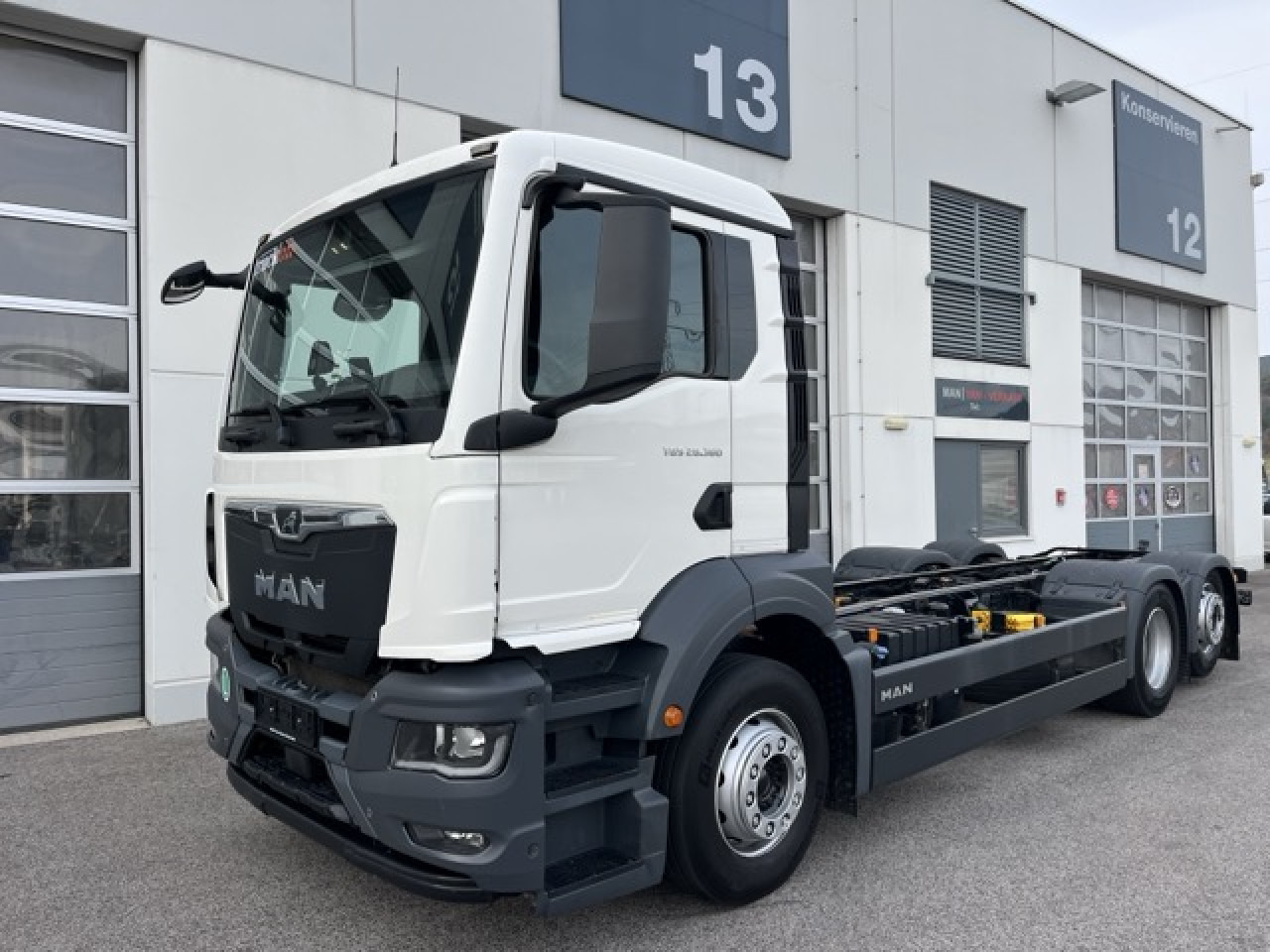MAN TGS 26.360 6x2-4 LL Euro6 Klima AHK Luftfeder - Chassi lastbil: bild 1 MAN TGS 26.360 6x2-4 LL Euro6 Klima AHK Luftfeder - Chassi lastbil: bild 1