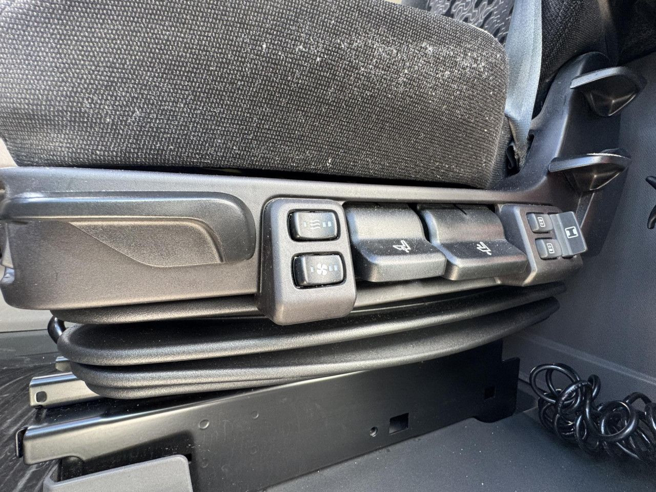 Dragbil Scania R 460: bild 15