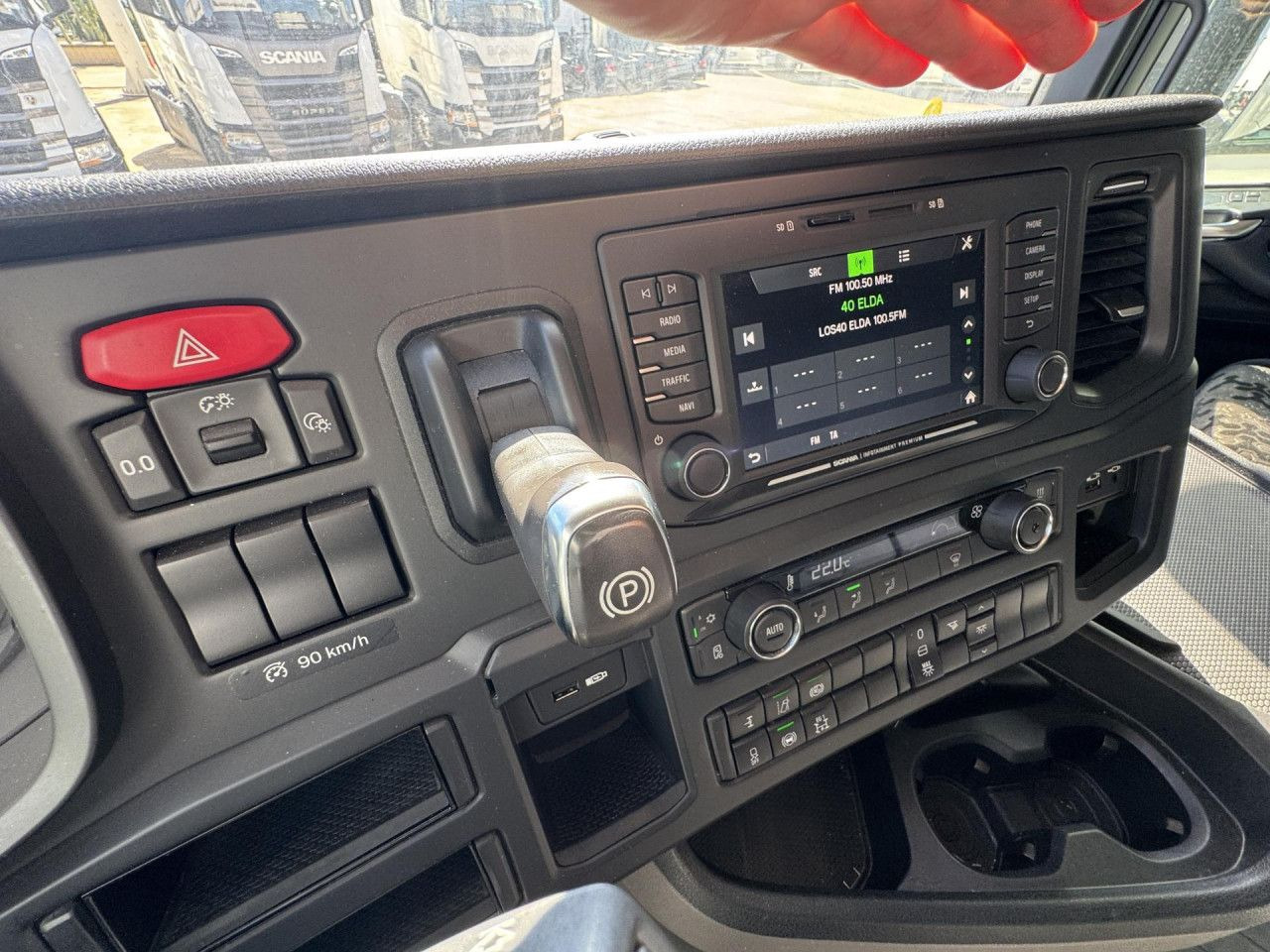 Dragbil Scania R 460: bild 12