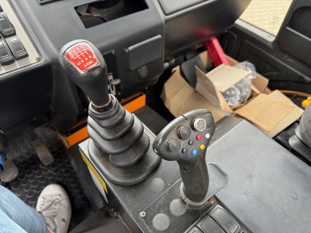 AEBI Schmidt MT750 4x4 AEBI Schmidt MT750 4x4, City-Abroller, Winterdienstausstattung, 2x AHK - Lastväxlare lastbil: bild 5 AEBI Schmidt MT750 4x4 AEBI Schmidt MT750 4x4, City-Abroller, Winterdienstausstattung, 2x AHK - Lastväxlare lastbil: bild 5