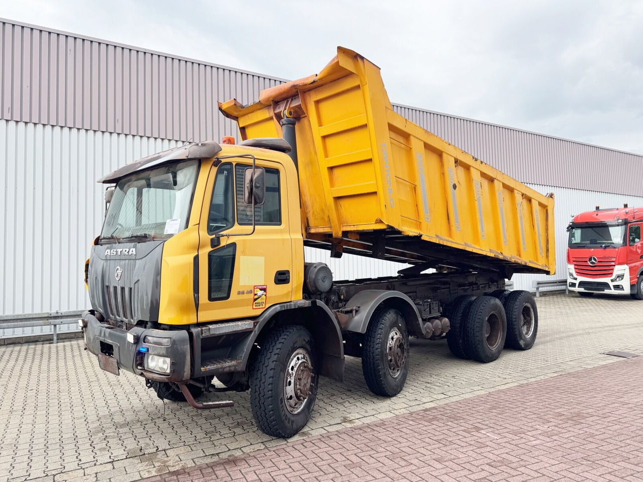 ASTRA HHD8 86.48-80 8x6 ASTRA HHD8 86.48-80 8x6 Mulde ca. 24m³ - Dumper: bild 1 ASTRA HHD8 86.48-80 8x6 ASTRA HHD8 86.48-80 8x6 Mulde ca. 24m³ - Dumper: bild 1