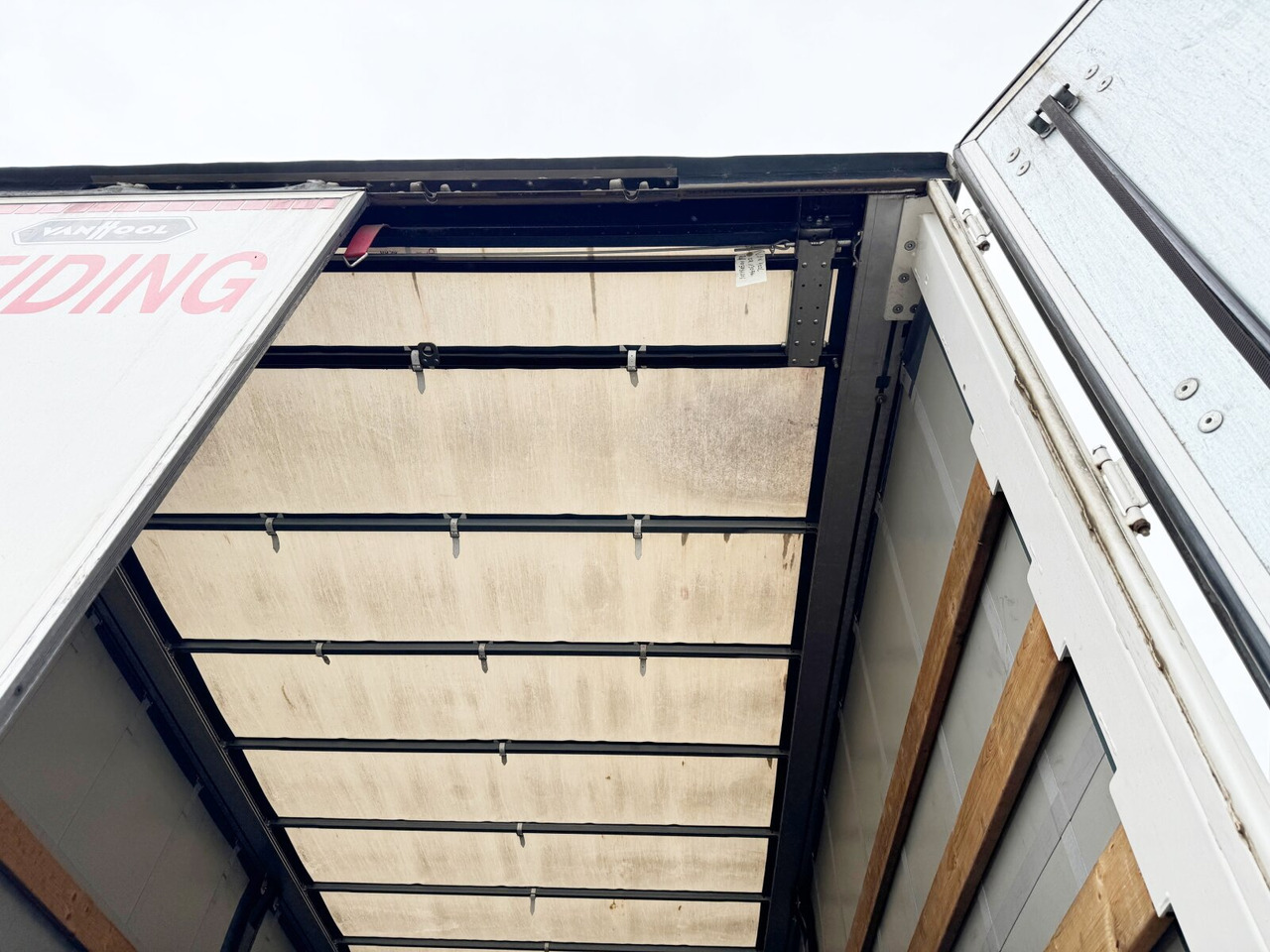 Flakbil DAF XF 410 FA 4x2 XF 410 FA 4x2, Fahrschule, 2x AHK, 6 Sitze: bild 12 Flakbil DAF XF 410 FA 4x2 XF 410 FA 4x2, Fahrschule, 2x AHK, 6 Sitze: bild 12