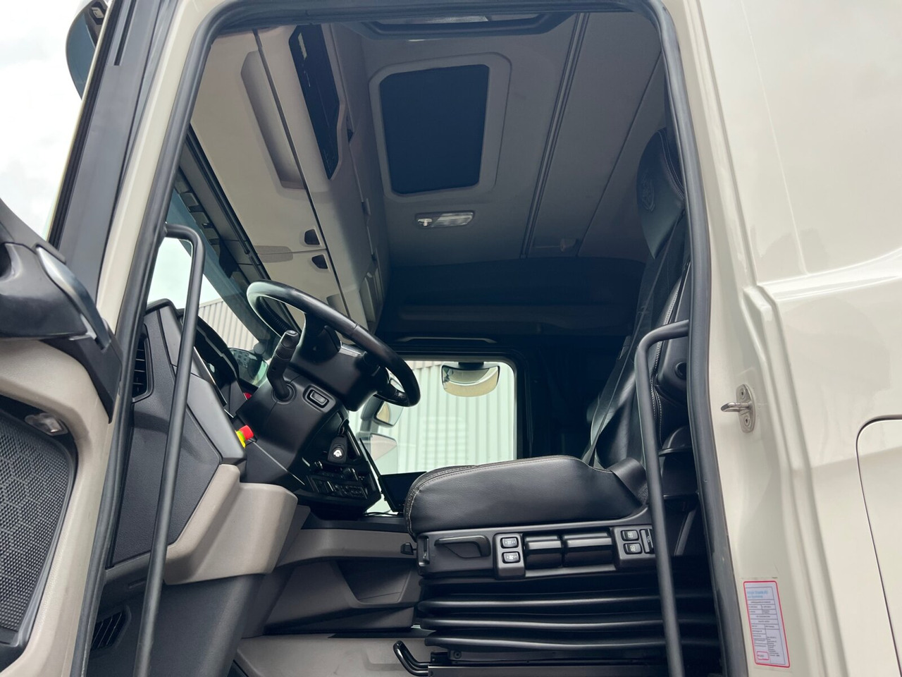 Scania R 580 6x4 R 580 6x4, V8-Motor, Kipphydraulik, Retarder, 66t - Dragbil: bild 2 Scania R 580 6x4 R 580 6x4, V8-Motor, Kipphydraulik, Retarder, 66t - Dragbil: bild 2