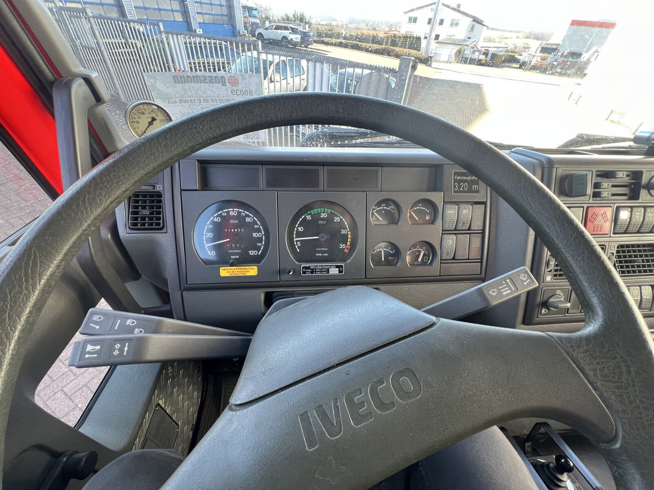 Tankbil FF 95 E 18 WR 4x4 FF 95 E 18 WR 4x4, 6000l Wassertank: bild 6