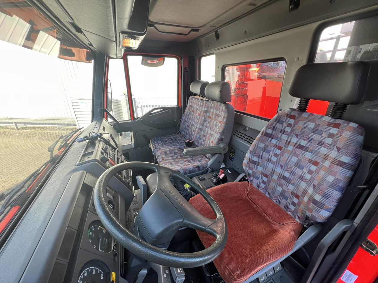 FF 95 E 18 WR 4x4 FF 95 E 18 WR 4x4, 6000l Wassertank - Tankbil: bild 4 FF 95 E 18 WR 4x4 FF 95 E 18 WR 4x4, 6000l Wassertank - Tankbil: bild 4