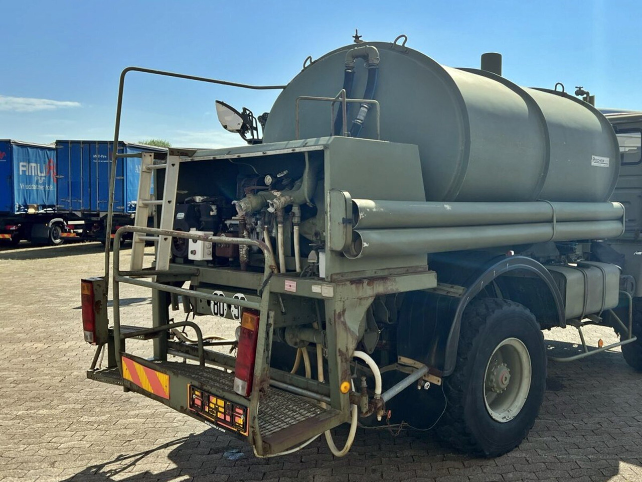 Tankbil FF 95 E 18 WR 4x4 FF 95 E 18 WR 4x4, 6000l Wassertank: bild 10