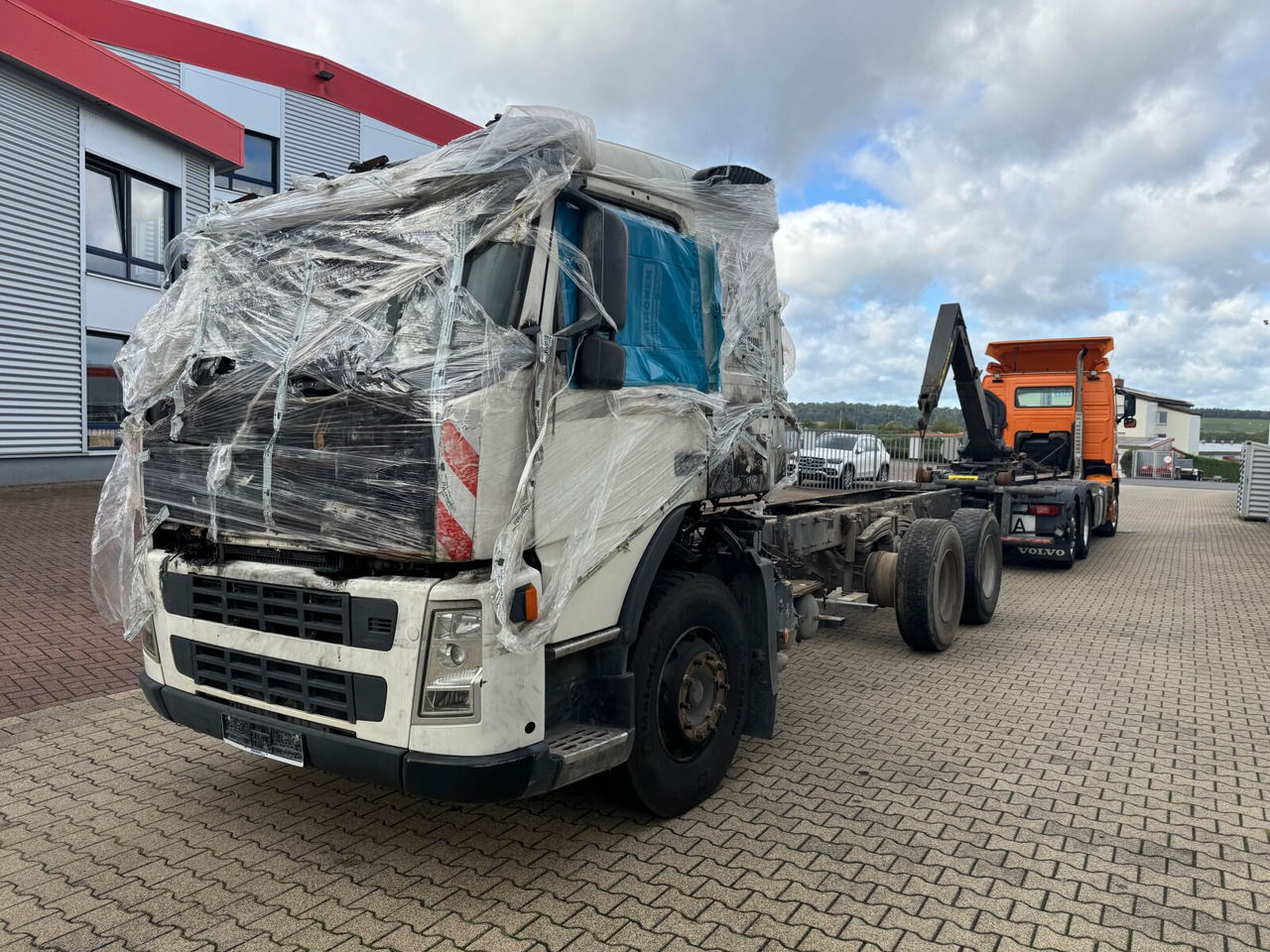 FM 380 6x4 R mit Brandschaden FM 380 6x4 R mit Brandschaden - Tippbil lastbil: bild 5 FM 380 6x4 R mit Brandschaden FM 380 6x4 R mit Brandschaden - Tippbil lastbil: bild 5