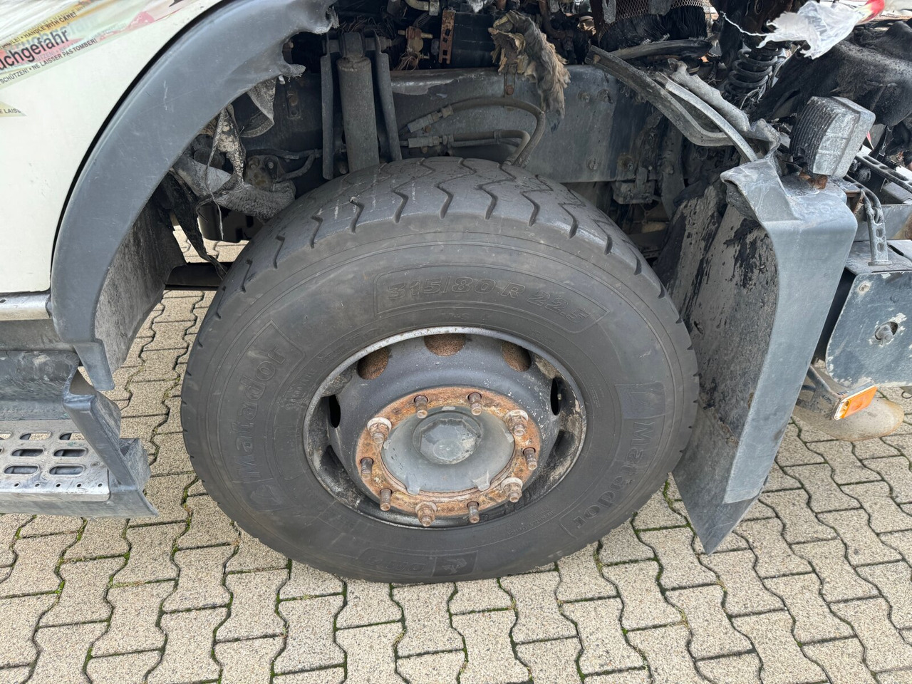 FM 380 6x4 R mit Brandschaden FM 380 6x4 R mit Brandschaden - Tippbil lastbil: bild 4 FM 380 6x4 R mit Brandschaden FM 380 6x4 R mit Brandschaden - Tippbil lastbil: bild 4