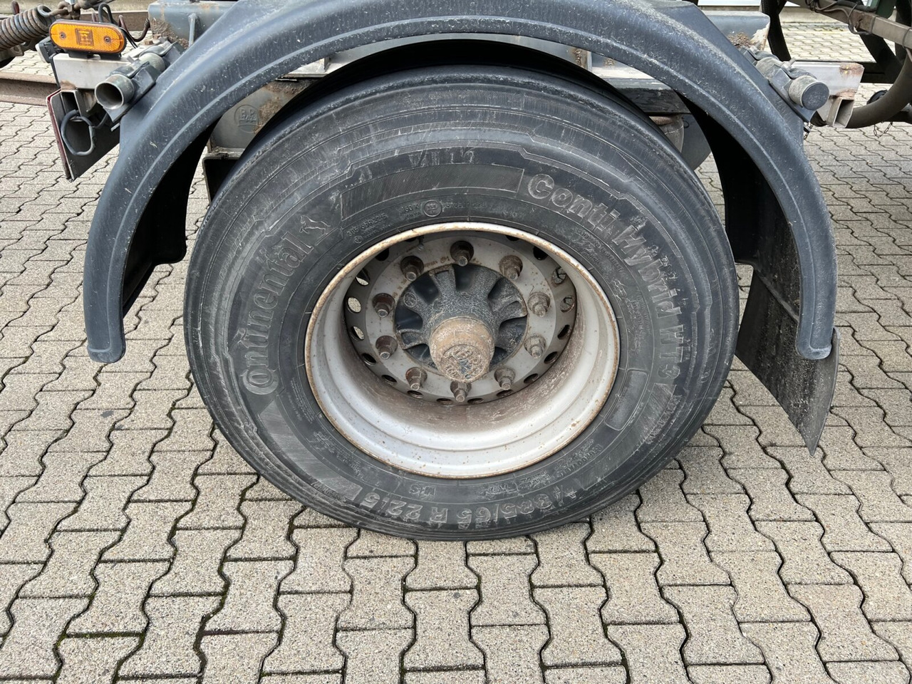 Feldbinder EUT 31.2 Silo-Anhänger EUT 31.2 Silo-Anhänger, ca. 31m³, 4x Domdeckel - Tanksläp: bild 5 Feldbinder EUT 31.2 Silo-Anhänger EUT 31.2 Silo-Anhänger, ca. 31m³, 4x Domdeckel - Tanksläp: bild 5