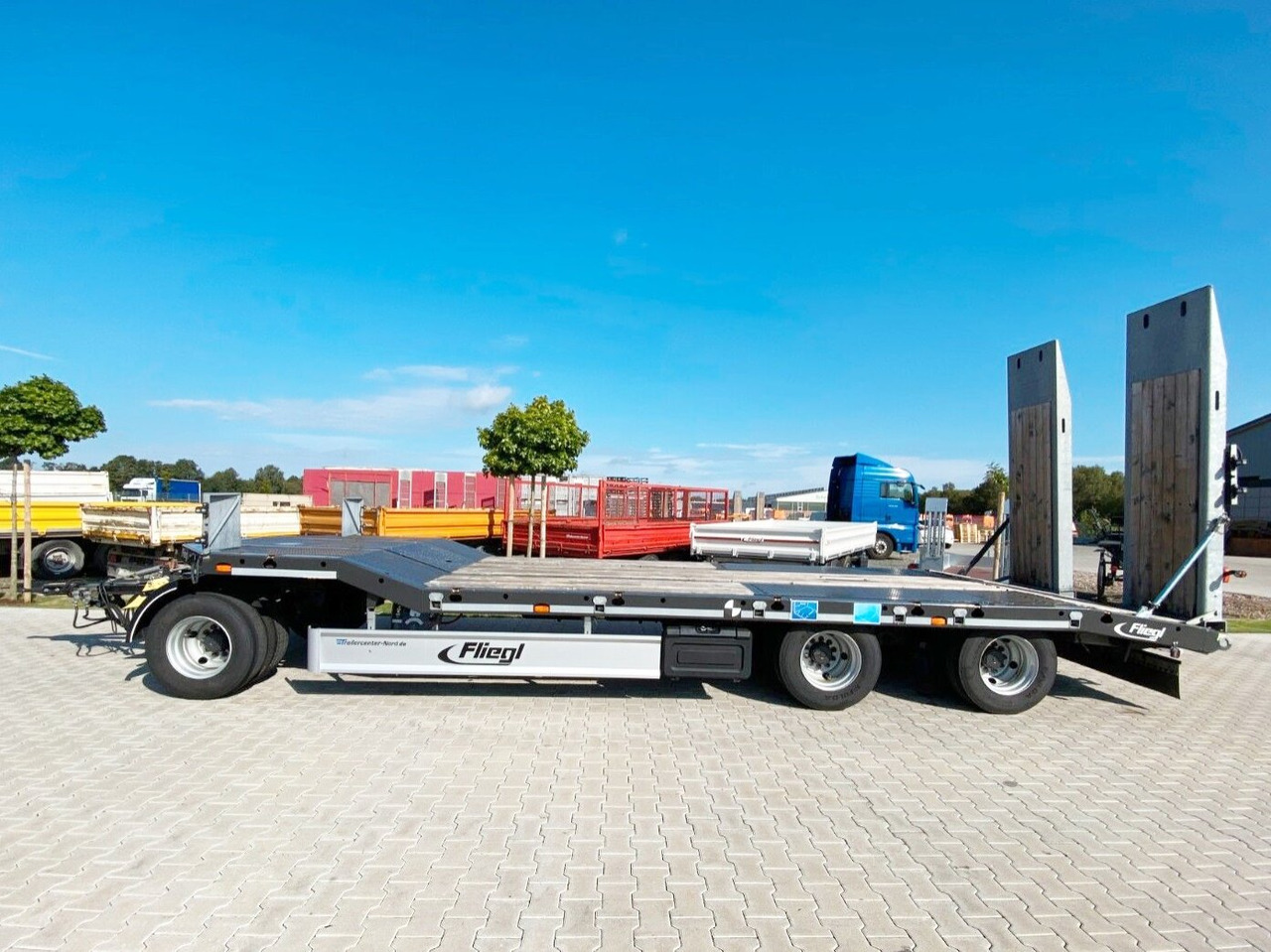 Fliegl DTS-S 300 DTS-S 300, verbreiterbar auf 3,05m - Låg lastare trailer: bild 1 Fliegl DTS-S 300 DTS-S 300, verbreiterbar auf 3,05m - Låg lastare trailer: bild 1