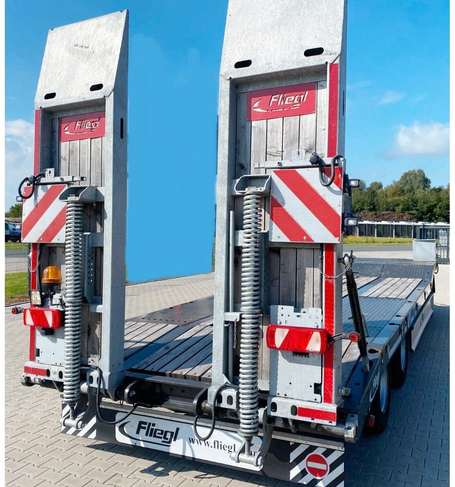 Fliegl DTS-S 300 DTS-S 300, verbreiterbar auf 3,05m - Låg lastare trailer: bild 2 Fliegl DTS-S 300 DTS-S 300, verbreiterbar auf 3,05m - Låg lastare trailer: bild 2
