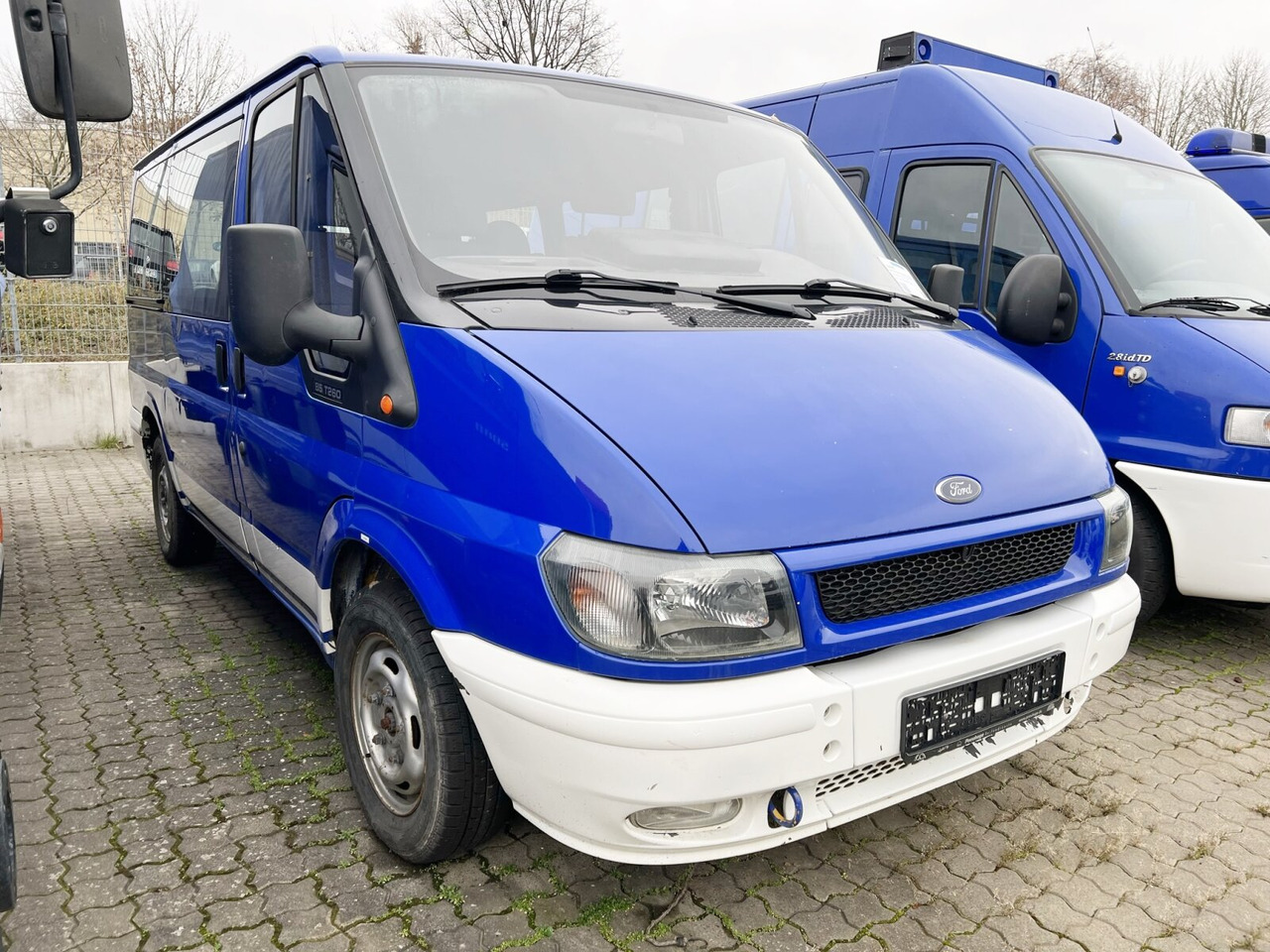 Ford Ford Transit 2,0 TDE 4x2 Ford Transit 2,0 TDE 4x2, EX-THW, 6 Sitze - Dubbelhytt transportbil: bild 2 Ford Ford Transit 2,0 TDE 4x2 Ford Transit 2,0 TDE 4x2, EX-THW, 6 Sitze - Dubbelhytt transportbil: bild 2