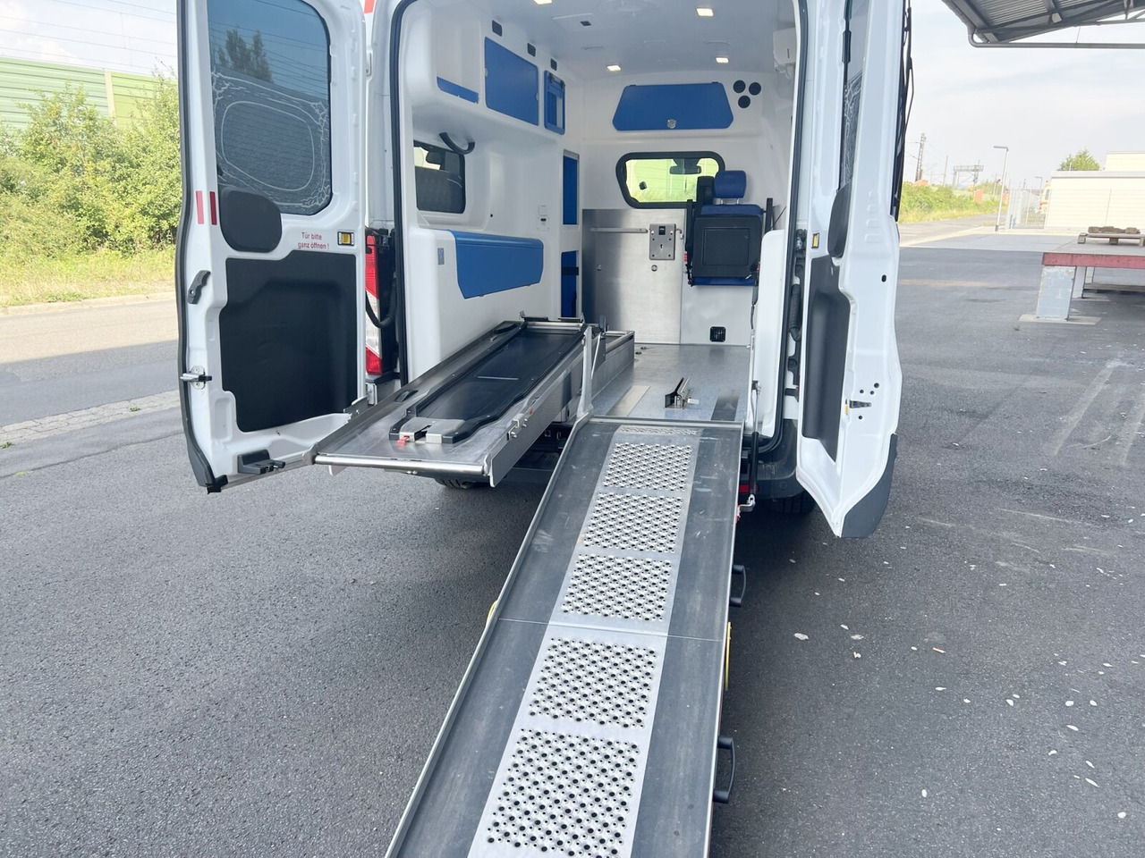 Ford Transit 2.2 TDCI 4x2 Transit 2.2 TDCI 4x2, Krankentransporter - Ambulans: bild 4 Ford Transit 2.2 TDCI 4x2 Transit 2.2 TDCI 4x2, Krankentransporter - Ambulans: bild 4