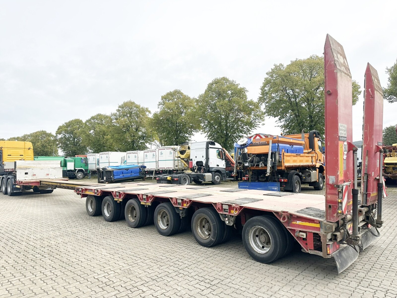 Goldhofer STZ L 6-67/80 A STZ-L 6-67/80 A, 6 Achsen, 86.000kg Ges.-Gew. - Låg lastare semitrailer: bild 2 Goldhofer STZ L 6-67/80 A STZ-L 6-67/80 A, 6 Achsen, 86.000kg Ges.-Gew. - Låg lastare semitrailer: bild 2