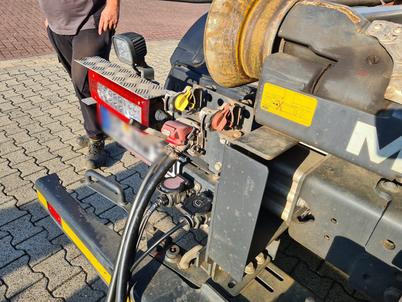Lastväxlarsläp/ Liftdumpersläp HAR 18.70 HAR 18.70 Abrollanhänger: bild 15 Lastväxlarsläp/ Liftdumpersläp HAR 18.70 HAR 18.70 Abrollanhänger: bild 15