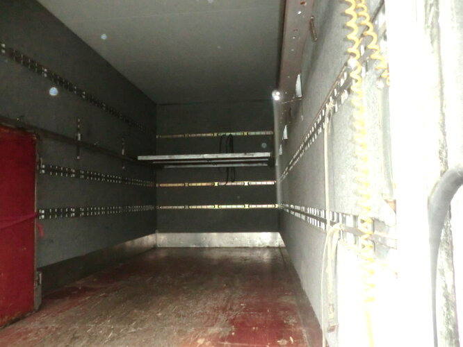 Iveco EuroTech 190E40 4x2 Euro Tech 190E40, Möbelkoffer, 49 cbm - Lastbil med skåp: bild 3 Iveco EuroTech 190E40 4x2 Euro Tech 190E40, Möbelkoffer, 49 cbm - Lastbil med skåp: bild 3