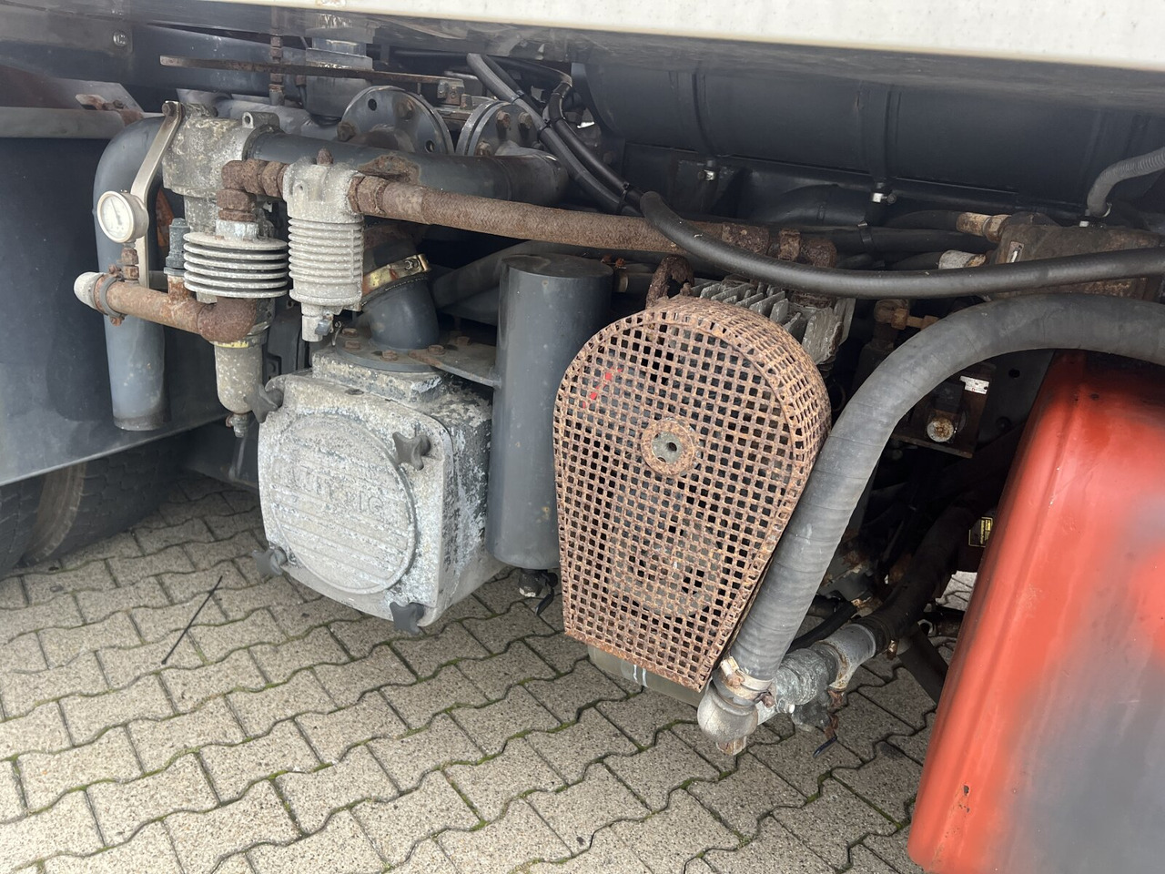 Mercedes-Benz Actros 2541 L 6x2 Actros 2541 L 6x2, Lenkachse, Küller Saug- und Spülwagen ca. 14m³ - Lastbil: bild 2 Mercedes-Benz Actros 2541 L 6x2 Actros 2541 L 6x2, Lenkachse, Küller Saug- und Spülwagen ca. 14m³ - Lastbil: bild 2