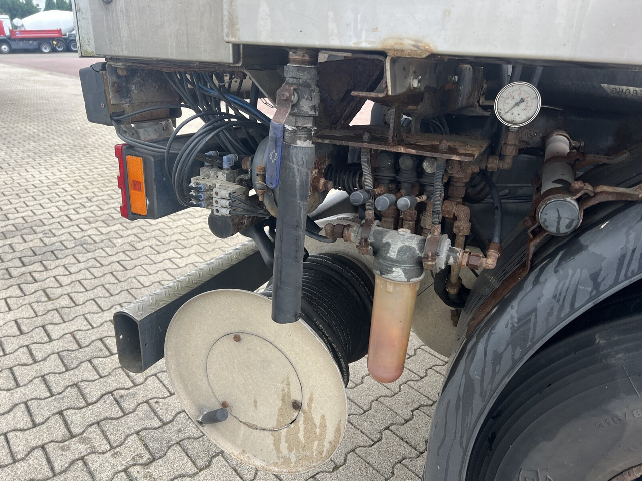 Mercedes-Benz Actros 2541 L 6x2 Actros 2541 L 6x2, Lenkachse, Küller Saug- und Spülwagen ca. 14m³ - Lastbil: bild 4 Mercedes-Benz Actros 2541 L 6x2 Actros 2541 L 6x2, Lenkachse, Küller Saug- und Spülwagen ca. 14m³ - Lastbil: bild 4