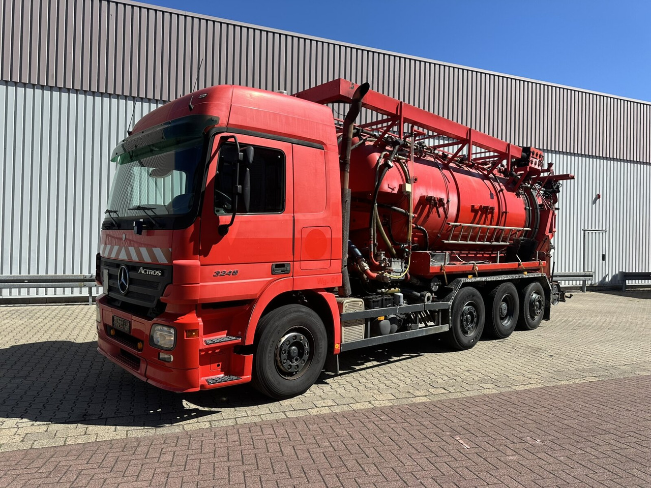 Mercedes-Benz Actros 3246 L 8x2 Actros 3246 L 8x2, Hellmers Saug- und Spülwagen ca. 15m³ - Lastbil: bild 1 Mercedes-Benz Actros 3246 L 8x2 Actros 3246 L 8x2, Hellmers Saug- und Spülwagen ca. 15m³ - Lastbil: bild 1