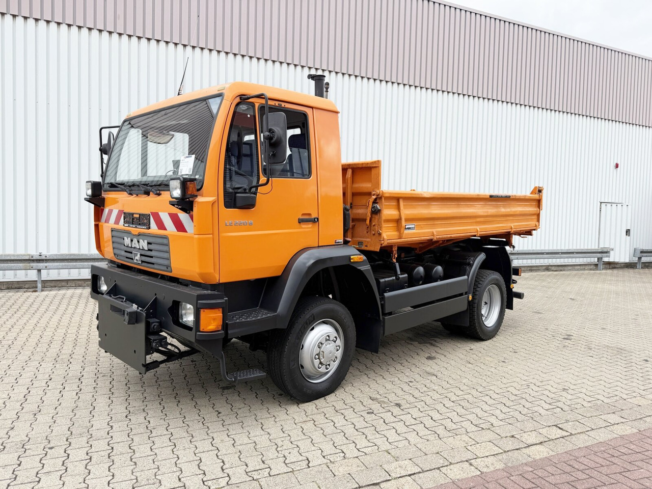 Tippbil lastbil MAN 14.225 LAK 4x4 BB 14.225 LAK 4x4 BB, Winterdienstausstattung: bild 8 Tippbil lastbil MAN 14.225 LAK 4x4 BB 14.225 LAK 4x4 BB, Winterdienstausstattung: bild 8
