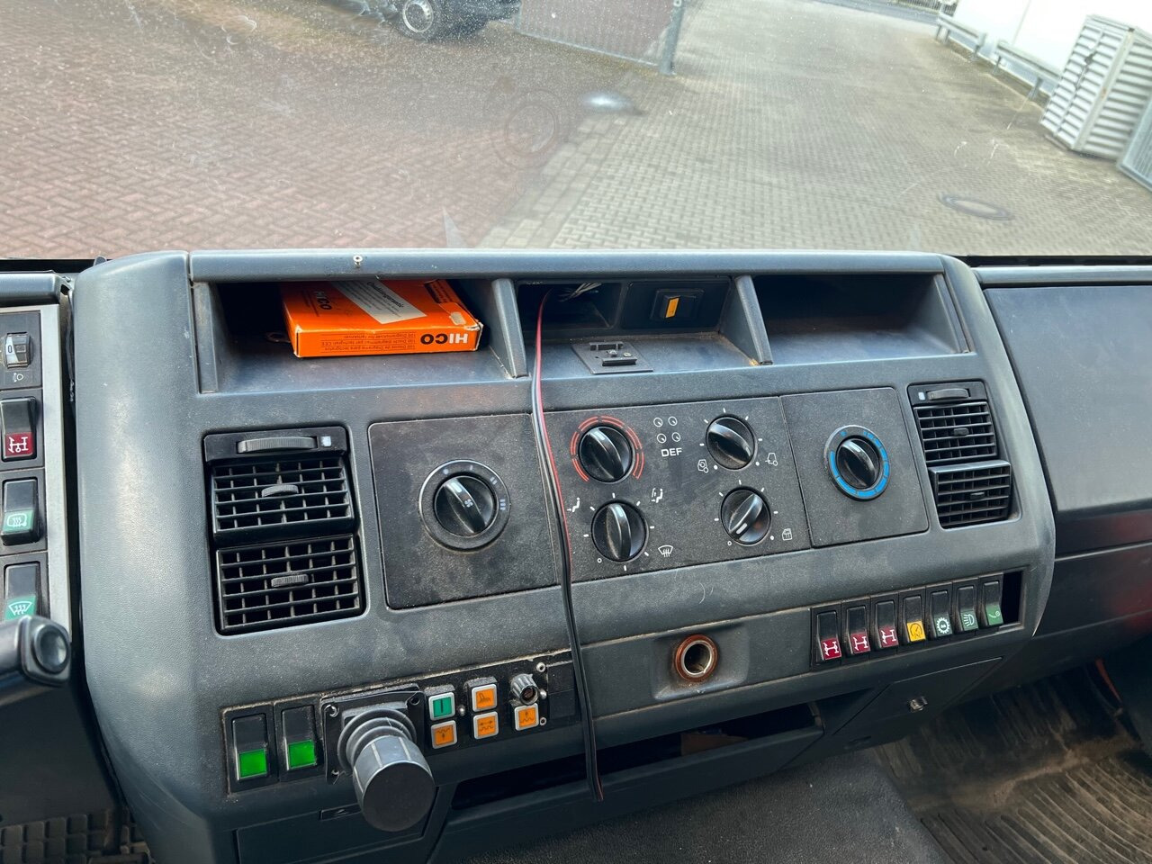 MAN 14.225 LAK 4x4 BB Doka 14.225 LAK 4x4 BB Doka, Winterdienstausstattung - Tippbil lastbil: bild 4 MAN 14.225 LAK 4x4 BB Doka 14.225 LAK 4x4 BB Doka, Winterdienstausstattung - Tippbil lastbil: bild 4