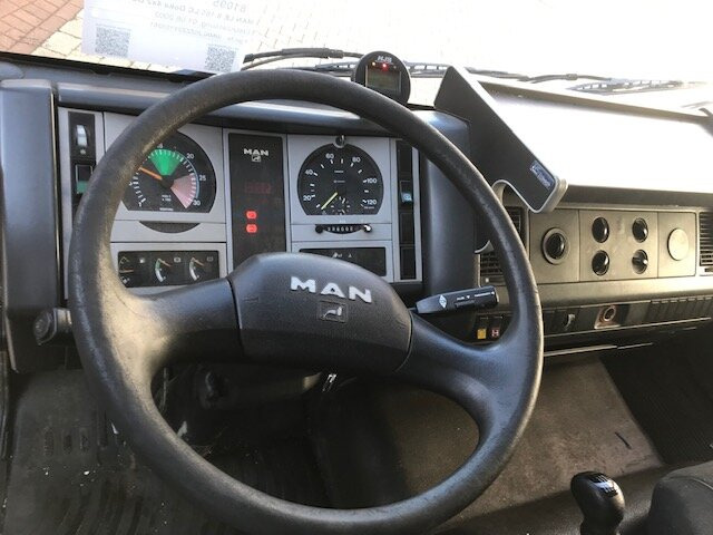 MAN LE 8.185 LC Doka 4x2 BB LE 8.185 LC Doka 4x2 BB, 2x AHK - Flakbil: bild 2 MAN LE 8.185 LC Doka 4x2 BB LE 8.185 LC Doka 4x2 BB, 2x AHK - Flakbil: bild 2