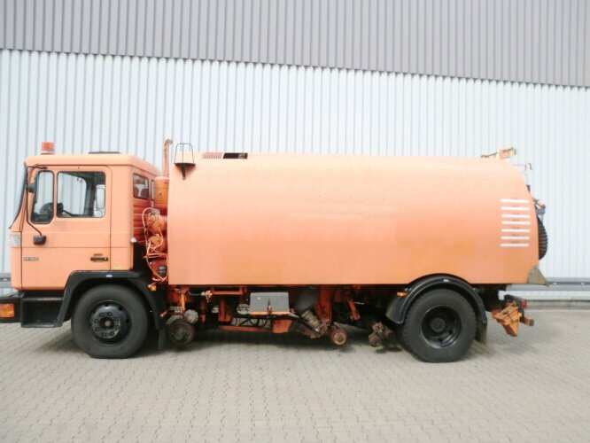 MAN M03 14.152 4x2 M03 14.152 4x2, Schienenkehrmaschine - Sopmaskin: bild 4 MAN M03 14.152 4x2 M03 14.152 4x2, Schienenkehrmaschine - Sopmaskin: bild 4
