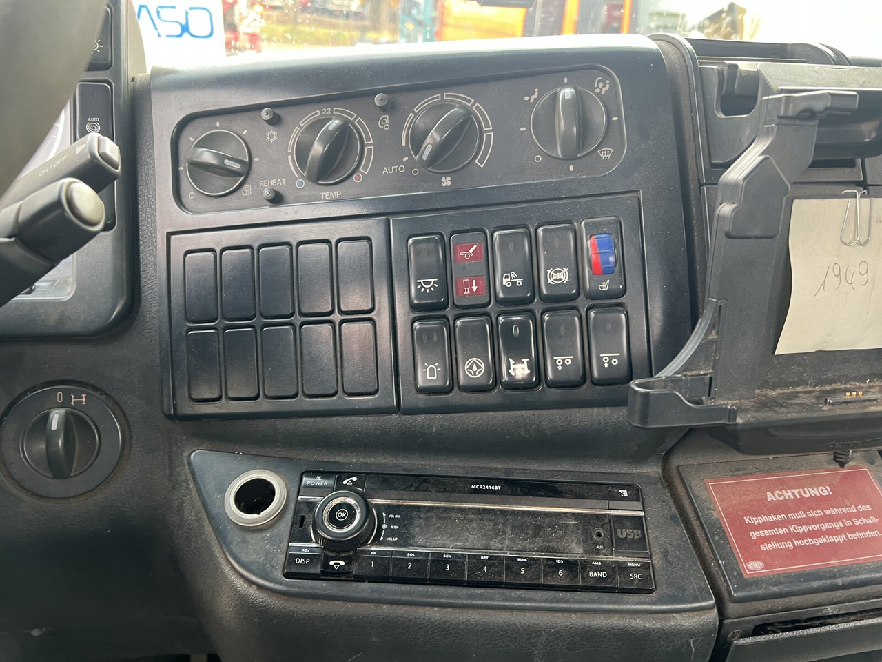 MAN TGA 26.410 6X2/4 BL Motorschaden! TGA 26.410 6X2/4 BL, Vorlauf Lenk-Liftachse, Meiller Tele. - Liftdumper lastbil: bild 3 MAN TGA 26.410 6X2/4 BL Motorschaden! TGA 26.410 6X2/4 BL, Vorlauf Lenk-Liftachse, Meiller Tele. - Liftdumper lastbil: bild 3