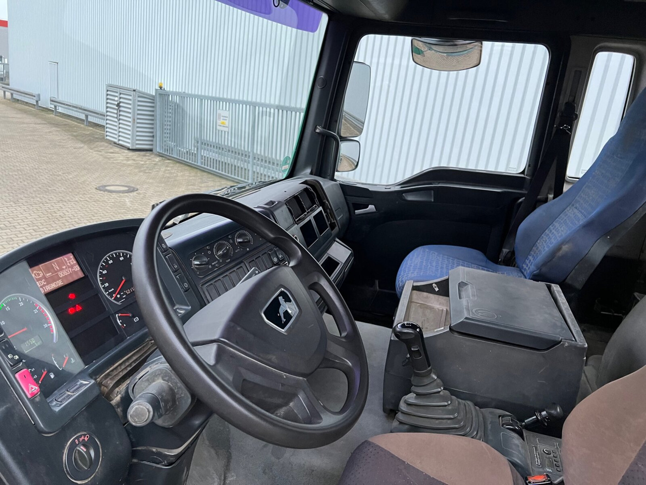 MAN TGA 26.463 6x4 BB TGA 26.463 6x4 BB - Lastväxlare lastbil: bild 3 MAN TGA 26.463 6x4 BB TGA 26.463 6x4 BB - Lastväxlare lastbil: bild 3