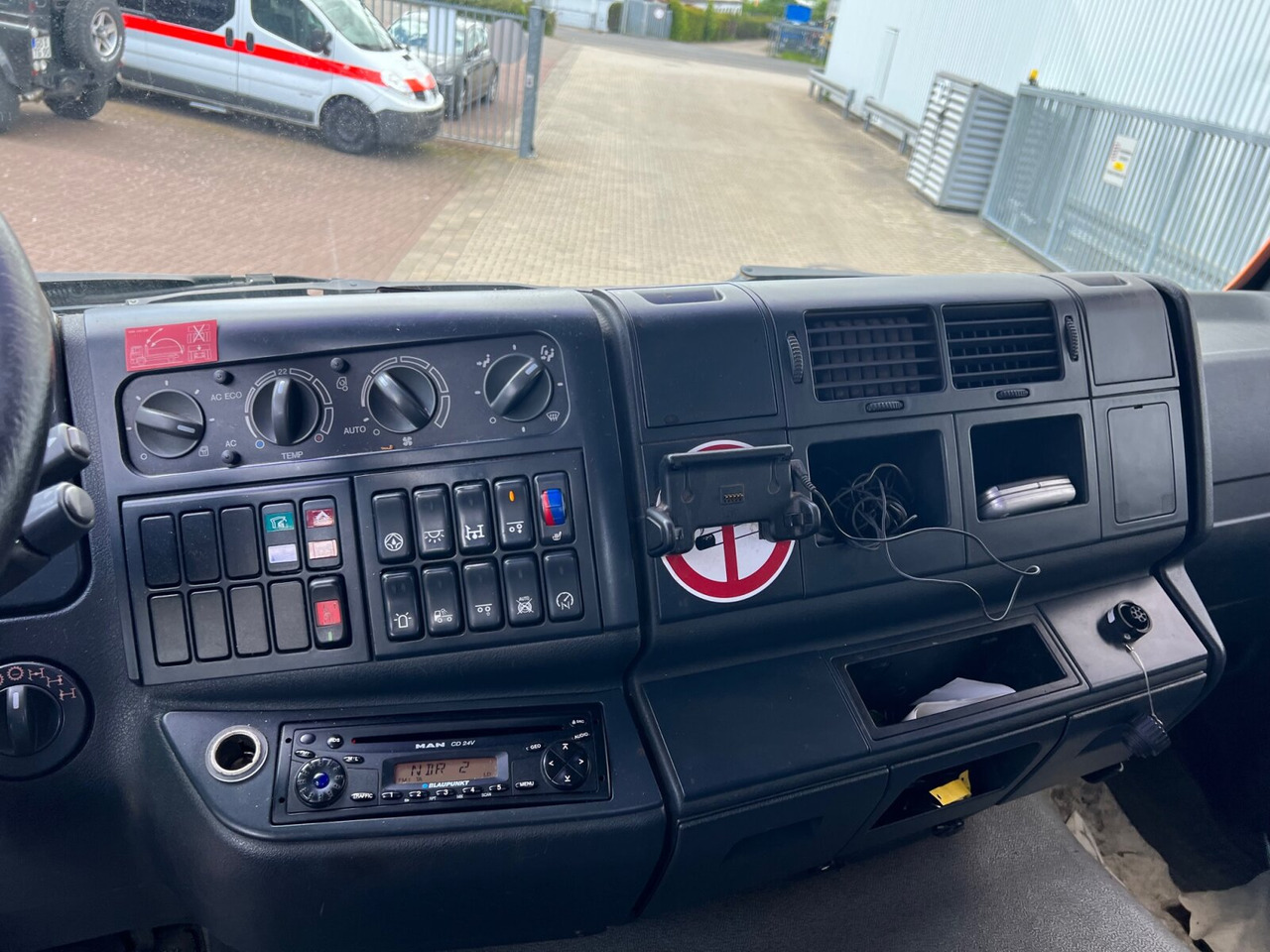 MAN TGA 28.350 6X4-4 BL TGA 28.350 6X4-4 BL, Lift-/Lenkachse, Meiller - Lastväxlare lastbil: bild 5 MAN TGA 28.350 6X4-4 BL TGA 28.350 6X4-4 BL, Lift-/Lenkachse, Meiller - Lastväxlare lastbil: bild 5