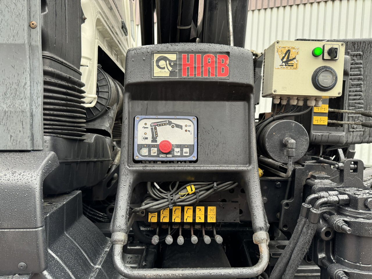 MAN TGA 33.350 6X4 BB TGA 33.350 6X4 BB mit Kran Hiab 166 E-3 HiDuo, Funk - Lastväxlare lastbil, Kranbil: bild 4 MAN TGA 33.350 6X4 BB TGA 33.350 6X4 BB mit Kran Hiab 166 E-3 HiDuo, Funk - Lastväxlare lastbil, Kranbil: bild 4