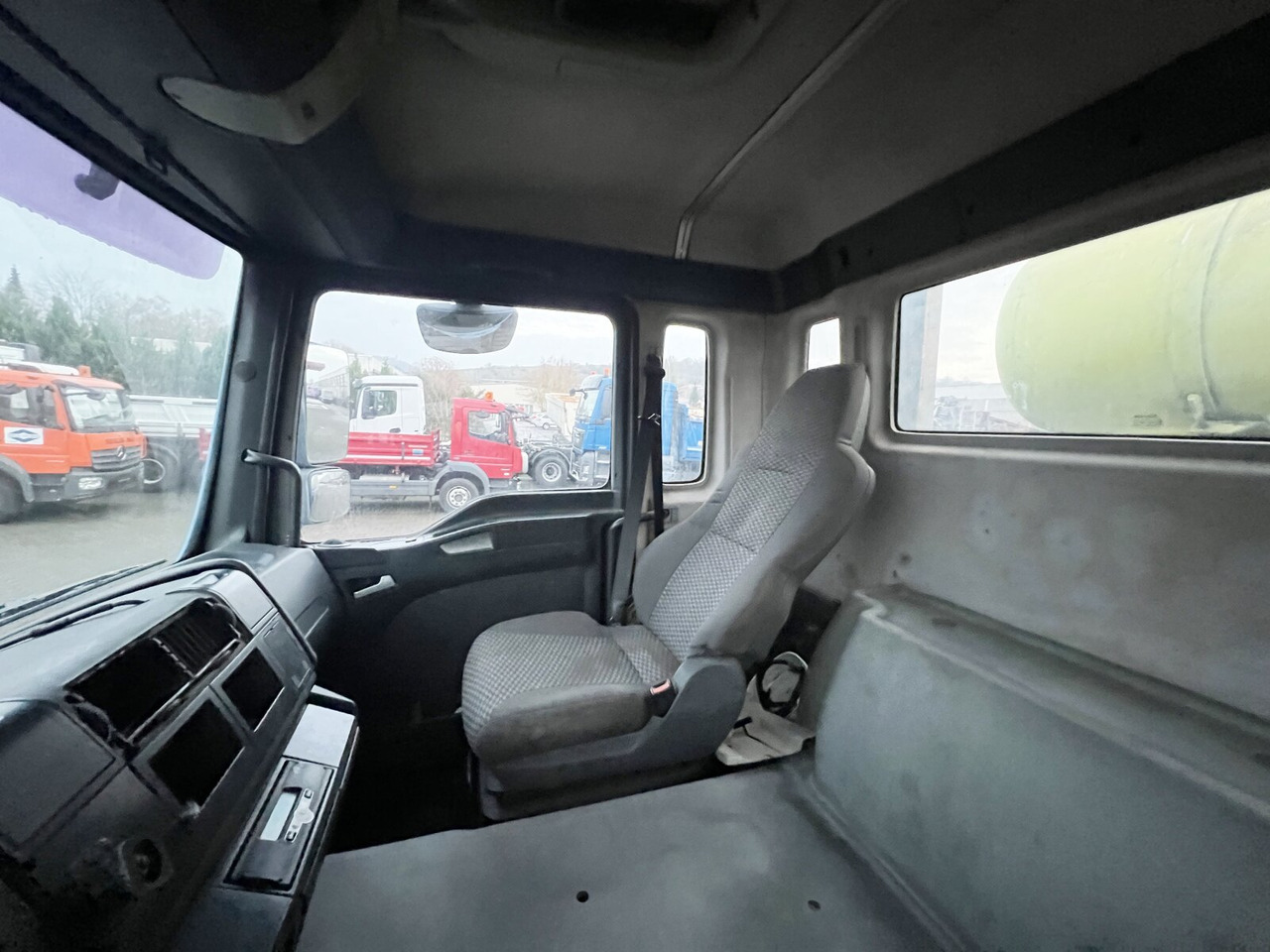 MAN TGA 35.410 8x4 BB TGA 35.410 8x4 BB, Betonmischer Karrena 10m³ - Betongbil: bild 5 MAN TGA 35.410 8x4 BB TGA 35.410 8x4 BB, Betonmischer Karrena 10m³ - Betongbil: bild 5