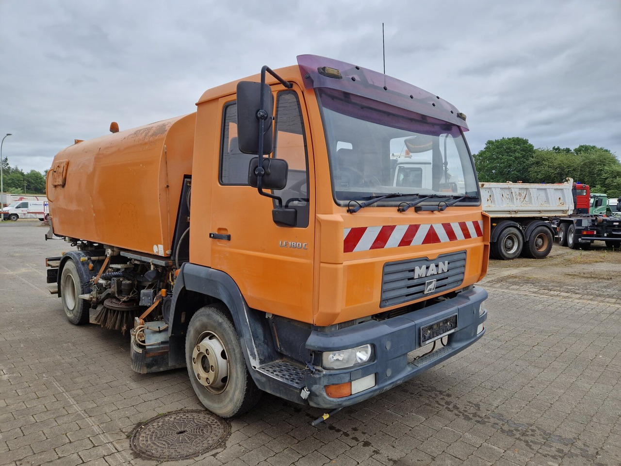 MAN TGL 12.180 TGL 12.180 , Bucher Kehrmaschine CF 50 - Sopmaskin: bild 1 MAN TGL 12.180 TGL 12.180 , Bucher Kehrmaschine CF 50 - Sopmaskin: bild 1