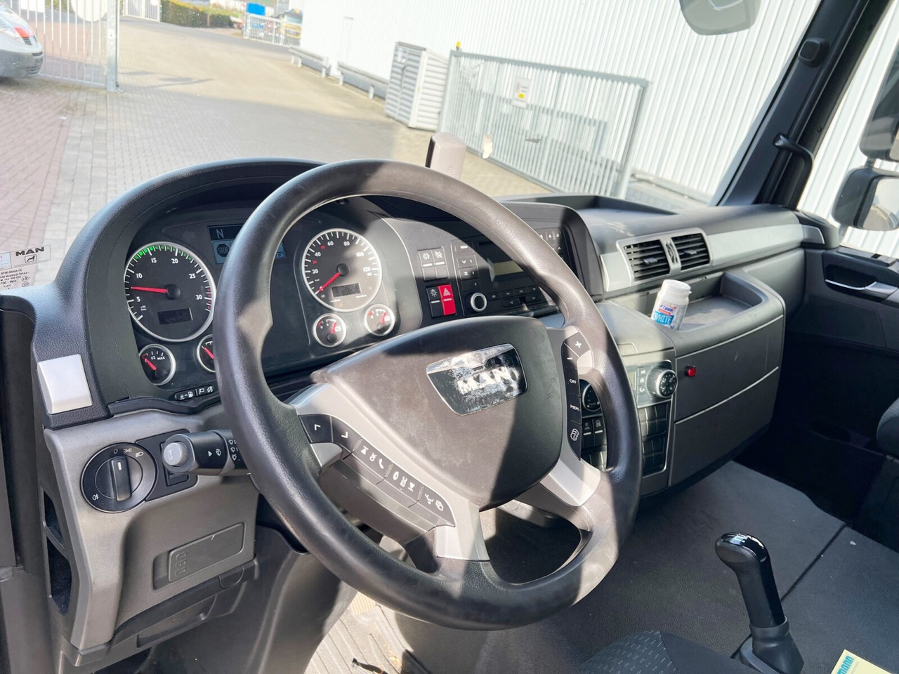 MAN TGL 12.220 4X2 BL TGL 12.220 4X2 BL mit Dhollandia LBW - Lastbil med skåp: bild 3 MAN TGL 12.220 4X2 BL TGL 12.220 4X2 BL mit Dhollandia LBW - Lastbil med skåp: bild 3