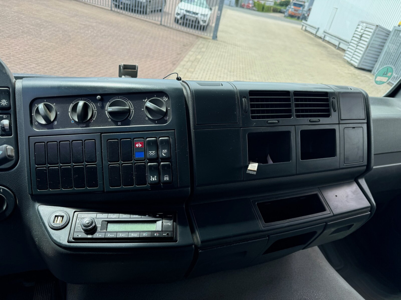 MAN TGL 8.180 4x2 BB Doka TGL 8.180 4x2 BB Doka, 2x AHK - Tippbil lastbil: bild 5 MAN TGL 8.180 4x2 BB Doka TGL 8.180 4x2 BB Doka, 2x AHK - Tippbil lastbil: bild 5