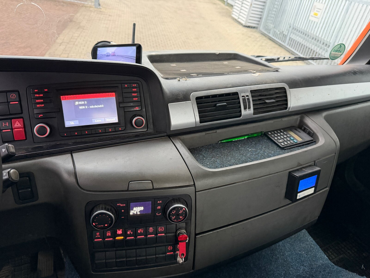 MAN TGM 18.290 4x2 BB TGM 18.290 4x2 BB, Tele-Absetzer - Liftdumper lastbil: bild 4 MAN TGM 18.290 4x2 BB TGM 18.290 4x2 BB, Tele-Absetzer - Liftdumper lastbil: bild 4