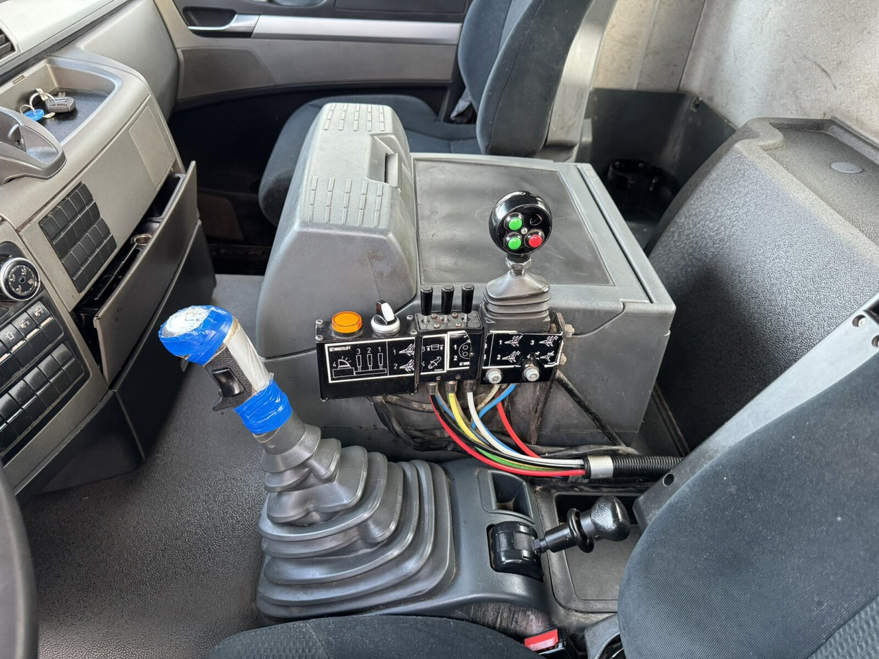 MAN TGS 26.400 6x2/4 BL TGS 26.400 6x2/4 BL mit Vorlauflenk-/liftachse, Multilift - Liftdumper lastbil: bild 3 MAN TGS 26.400 6x2/4 BL TGS 26.400 6x2/4 BL mit Vorlauflenk-/liftachse, Multilift - Liftdumper lastbil: bild 3