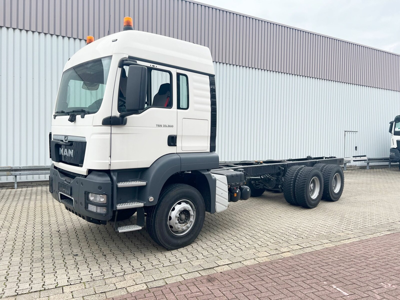 MAN TGS 33.360/440 6x4 BB TGS 33.360/440 6x4 BB, Häckslerkabine, NMV Nebenantrieb - Chassi lastbil: bild 1 MAN TGS 33.360/440 6x4 BB TGS 33.360/440 6x4 BB, Häckslerkabine, NMV Nebenantrieb - Chassi lastbil: bild 1