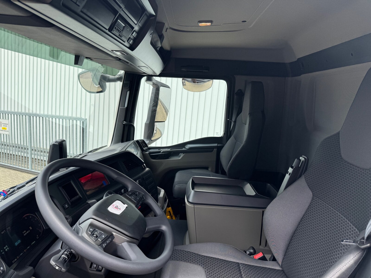 MAN TGS 33.480 6x6 BB CH TGS 33.480 6x6 BB CH, Hohe Bauart, Nebenantrieb - Lastväxlare lastbil: bild 2 MAN TGS 33.480 6x6 BB CH TGS 33.480 6x6 BB CH, Hohe Bauart, Nebenantrieb - Lastväxlare lastbil: bild 2