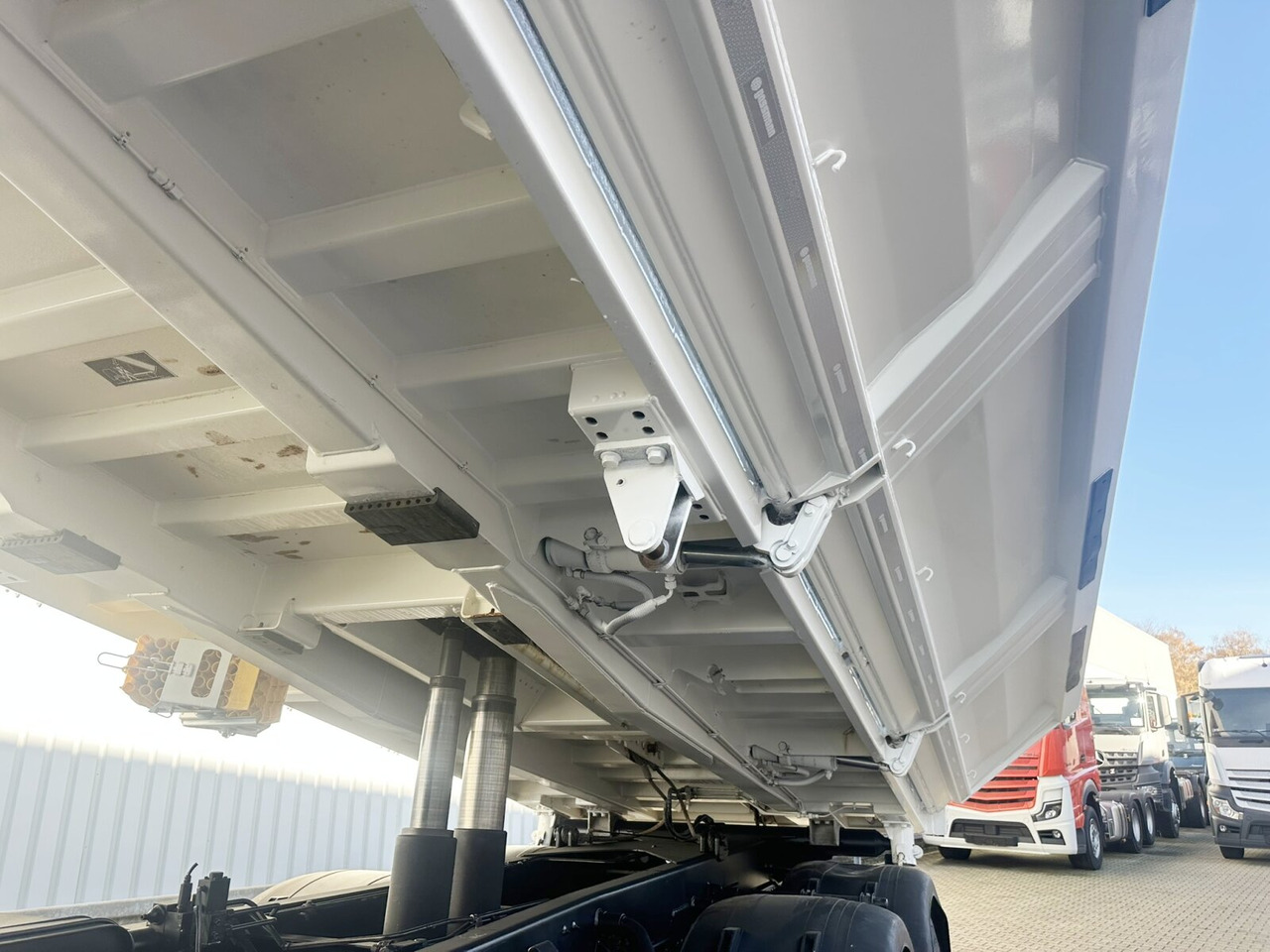 MAN TGS 35.460 8X4 BB TGS 35.460 8X4 BB, Meiller Bordmatik 13m³ - Tippbil lastbil: bild 2 MAN TGS 35.460 8X4 BB TGS 35.460 8X4 BB, Meiller Bordmatik 13m³ - Tippbil lastbil: bild 2