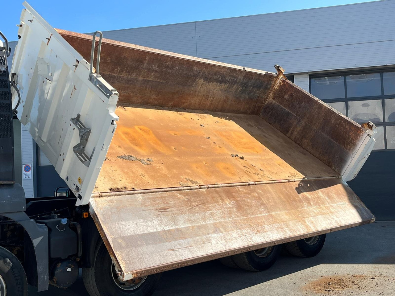 MAN TGS 35.460 8X4 BB TGS 35.460 8X4 BB, Meiller Bordmatik 13m³ - Tippbil lastbil: bild 2 MAN TGS 35.460 8X4 BB TGS 35.460 8X4 BB, Meiller Bordmatik 13m³ - Tippbil lastbil: bild 2