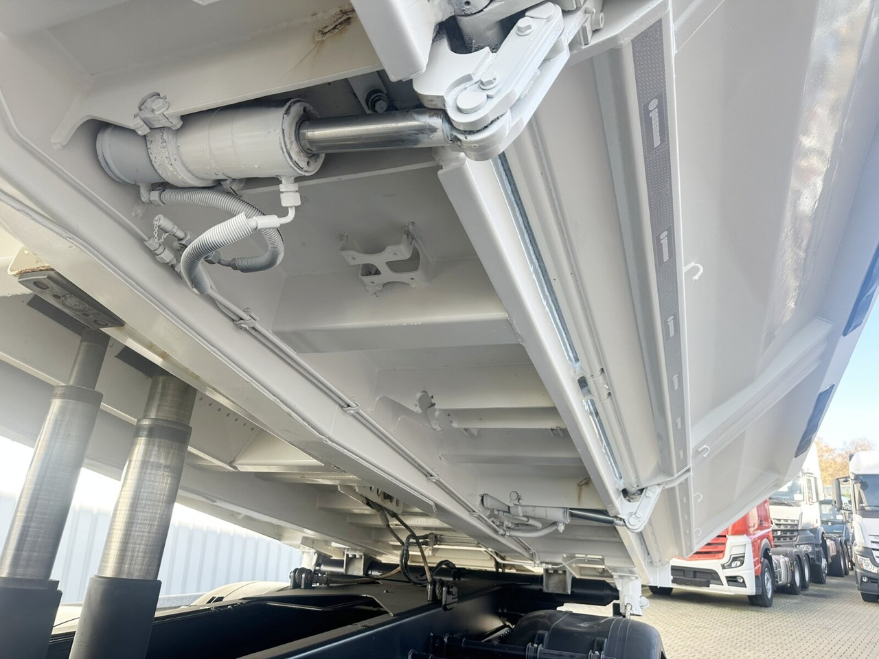 MAN TGS 35.460 8X4 BB TGS 35.460 8X4 BB, Meiller Bordmatik 13m³ - Tippbil lastbil: bild 3 MAN TGS 35.460 8X4 BB TGS 35.460 8X4 BB, Meiller Bordmatik 13m³ - Tippbil lastbil: bild 3