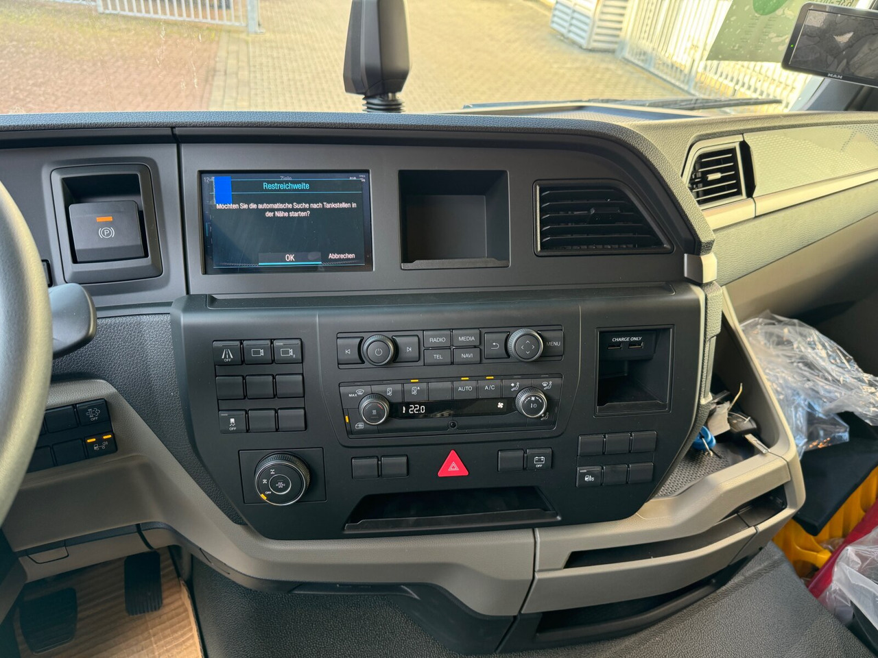 MAN TGS 35.480 8x6H BL CH TGS 35.480 8x6H BL CH, HydroDrive, Navi, Nebenantrieb - Lastväxlare lastbil: bild 5 MAN TGS 35.480 8x6H BL CH TGS 35.480 8x6H BL CH, HydroDrive, Navi, Nebenantrieb - Lastväxlare lastbil: bild 5